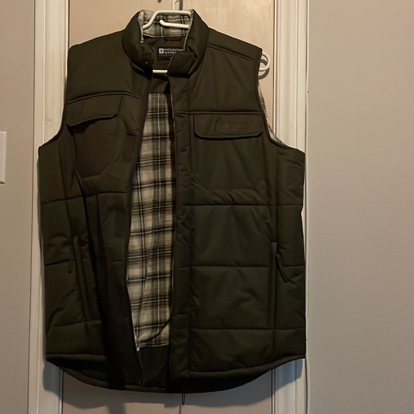 Never worn - Mountain Warehouse double liner mens vest - Picture 3 of 5